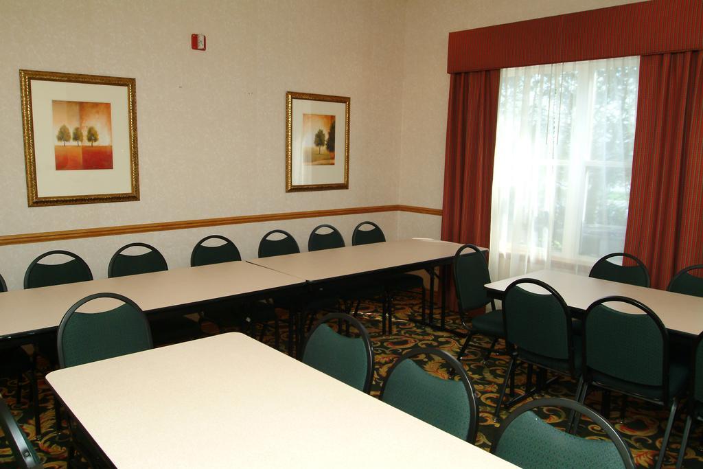 Country Inn & Suites By Radisson, Birch Run-Frankenmuth, Mi Business photo